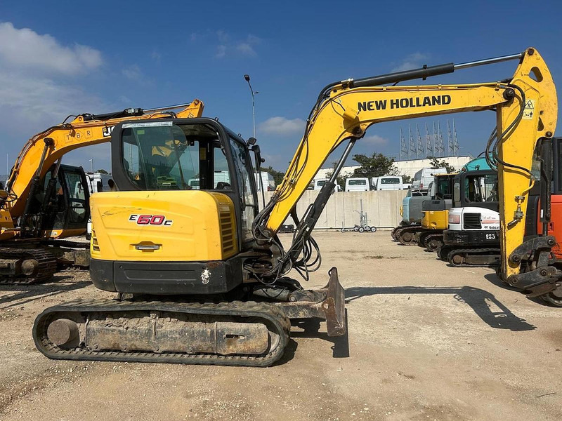 New Holland E60C - Miniekskavaator: pilt 1 New Holland E60C - Miniekskavaator: pilt 1