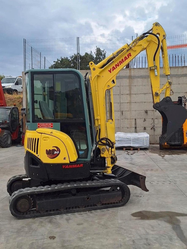 YANMAR VIO30 - Miniekskavaator: pilt 2 YANMAR VIO30 - Miniekskavaator: pilt 2