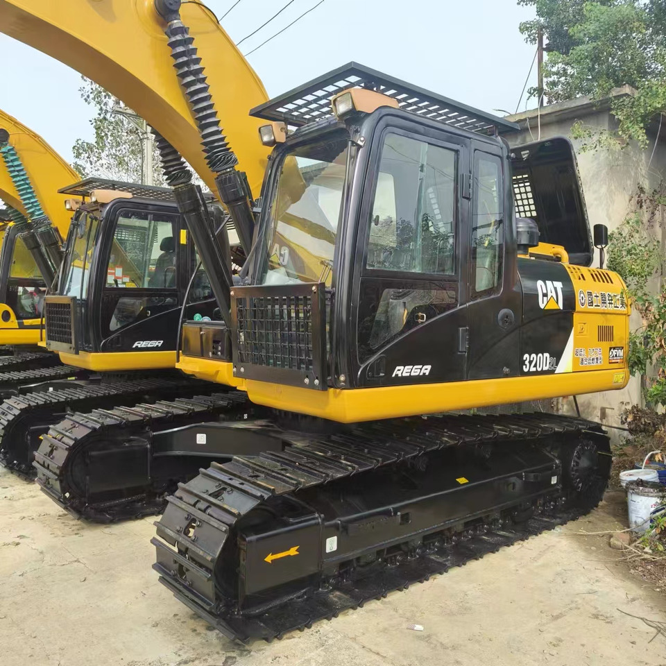 CATERPILLAR 320D2L - Lintekskavaator: pilt 4 CATERPILLAR 320D2L - Lintekskavaator: pilt 4