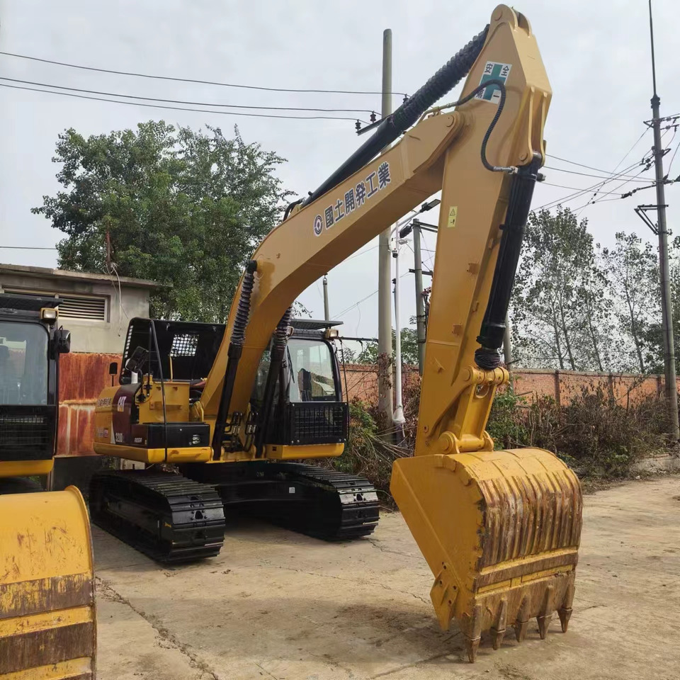 CATERPILLAR 320D2L - Lintekskavaator: pilt 2 CATERPILLAR 320D2L - Lintekskavaator: pilt 2