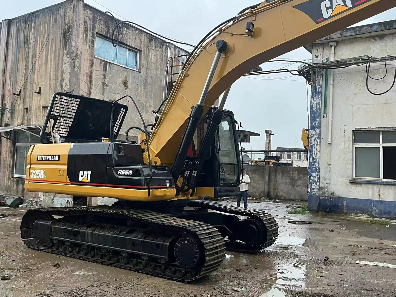 CATERPILLAR 325BL - Lintekskavaator: pilt 3 CATERPILLAR 325BL - Lintekskavaator: pilt 3