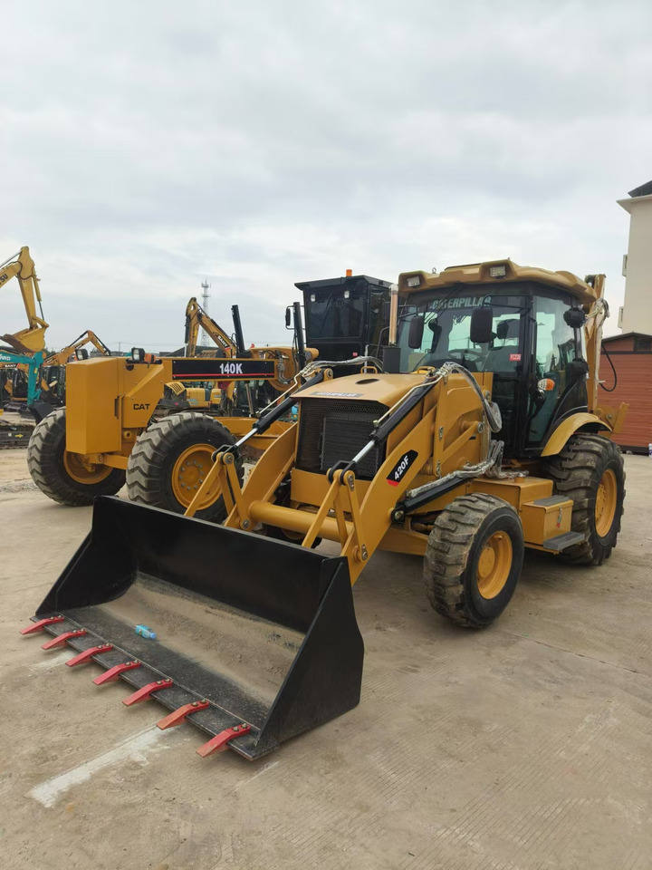 CATERPILLAR 420F - Ekskavaator-laadur: pilt 1 CATERPILLAR 420F - Ekskavaator-laadur: pilt 1
