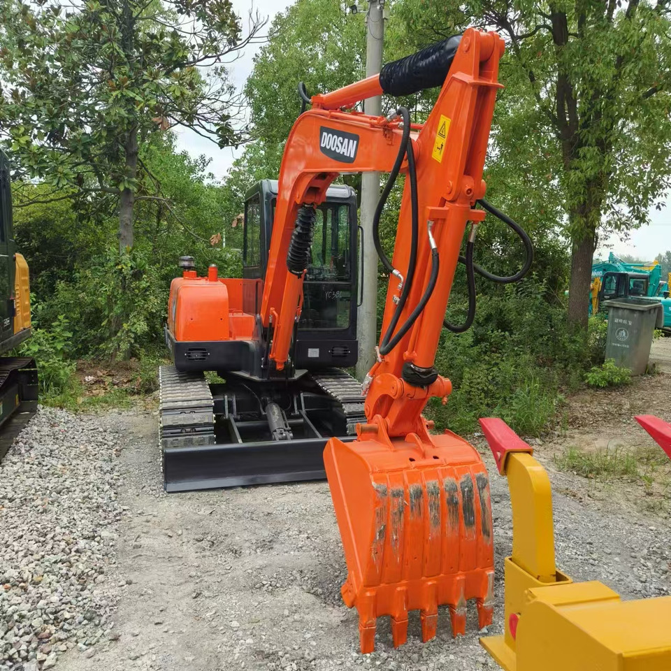 DOOSAN DH60 - Lintekskavaator: pilt 3 DOOSAN DH60 - Lintekskavaator: pilt 3