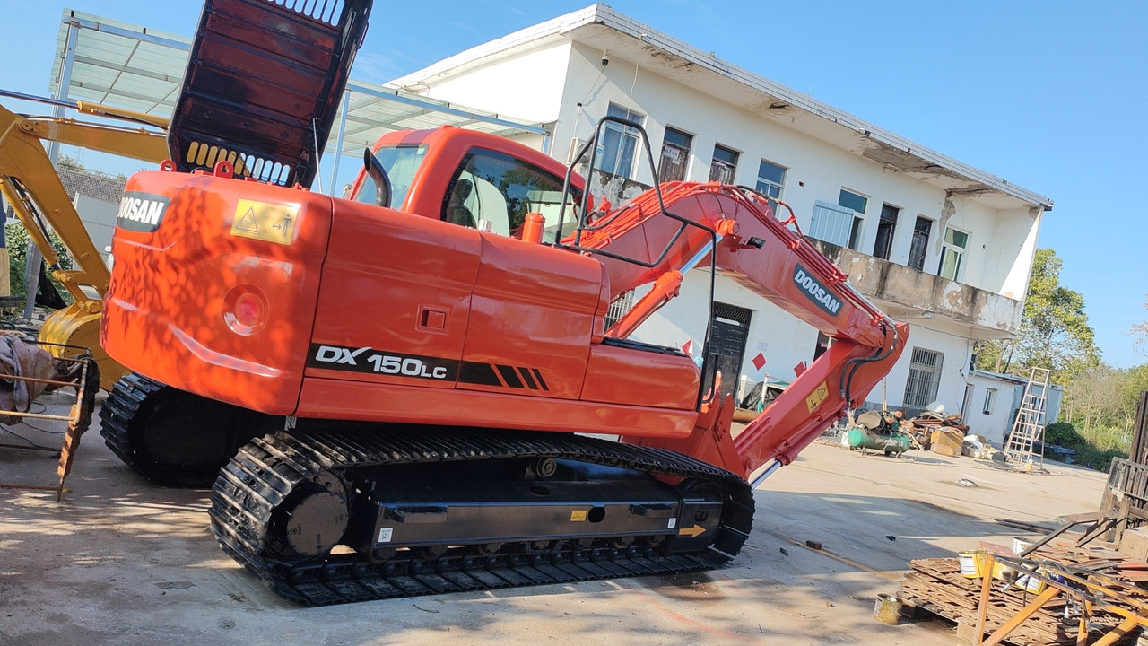 DOOSAN DX150 - Lintekskavaator: pilt 2 DOOSAN DX150 - Lintekskavaator: pilt 2