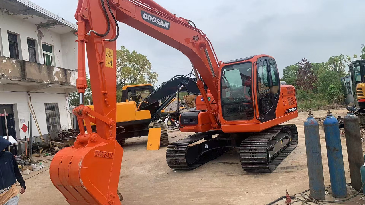 DOOSAN DX150 - Lintekskavaator: pilt 3 DOOSAN DX150 - Lintekskavaator: pilt 3