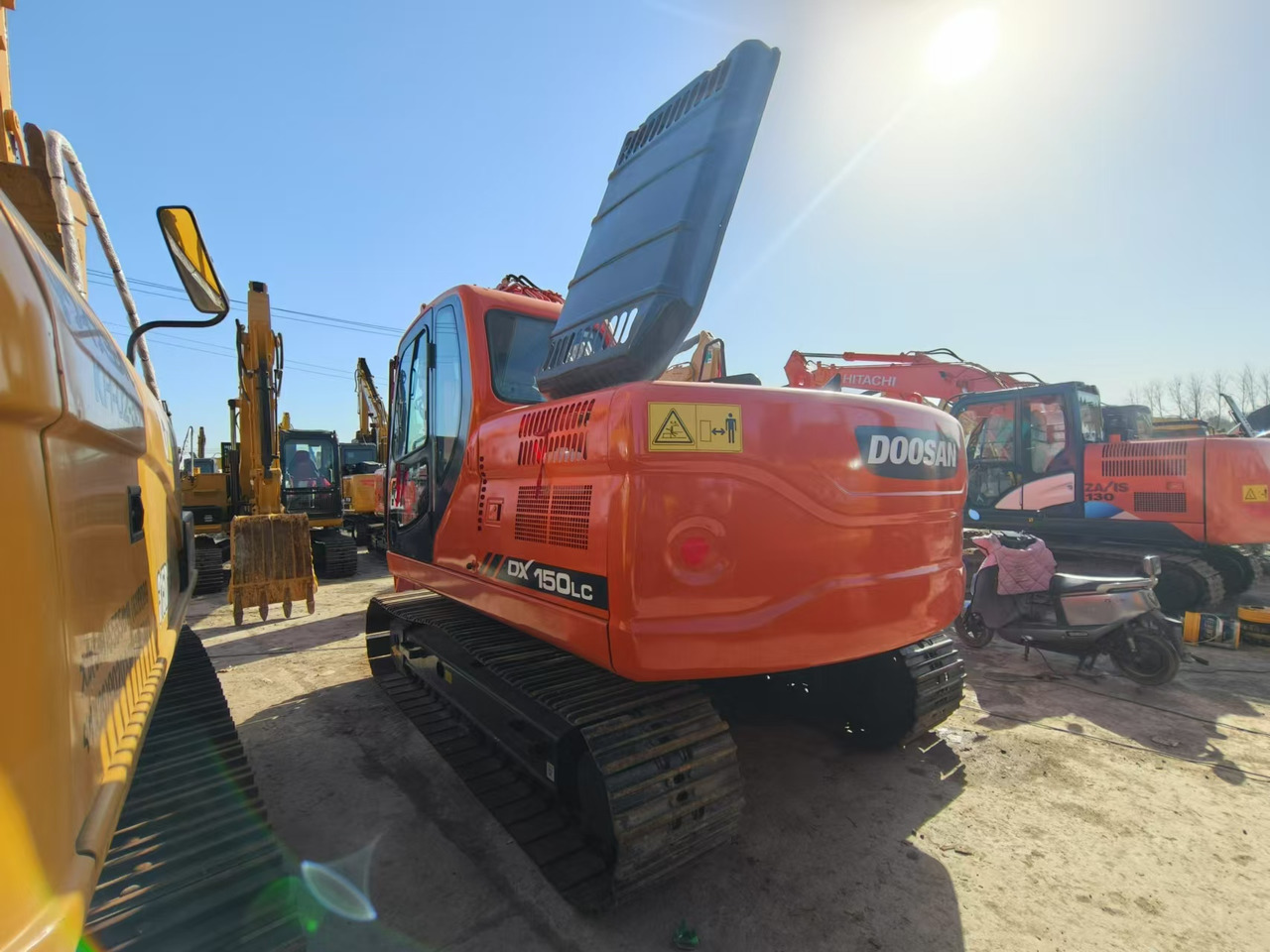 DOOSAN DX150 - Ekskavaator: pilt 5 DOOSAN DX150 - Ekskavaator: pilt 5