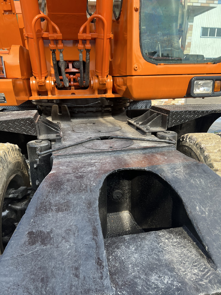 DOOSAN DX210 - Ratastel ekskavaator: pilt 5 DOOSAN DX210 - Ratastel ekskavaator: pilt 5