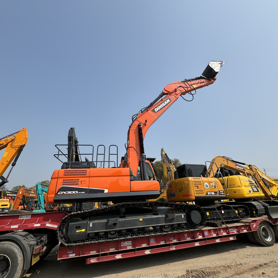DOOSAN DX300 - Lintekskavaator: pilt 2 DOOSAN DX300 - Lintekskavaator: pilt 2