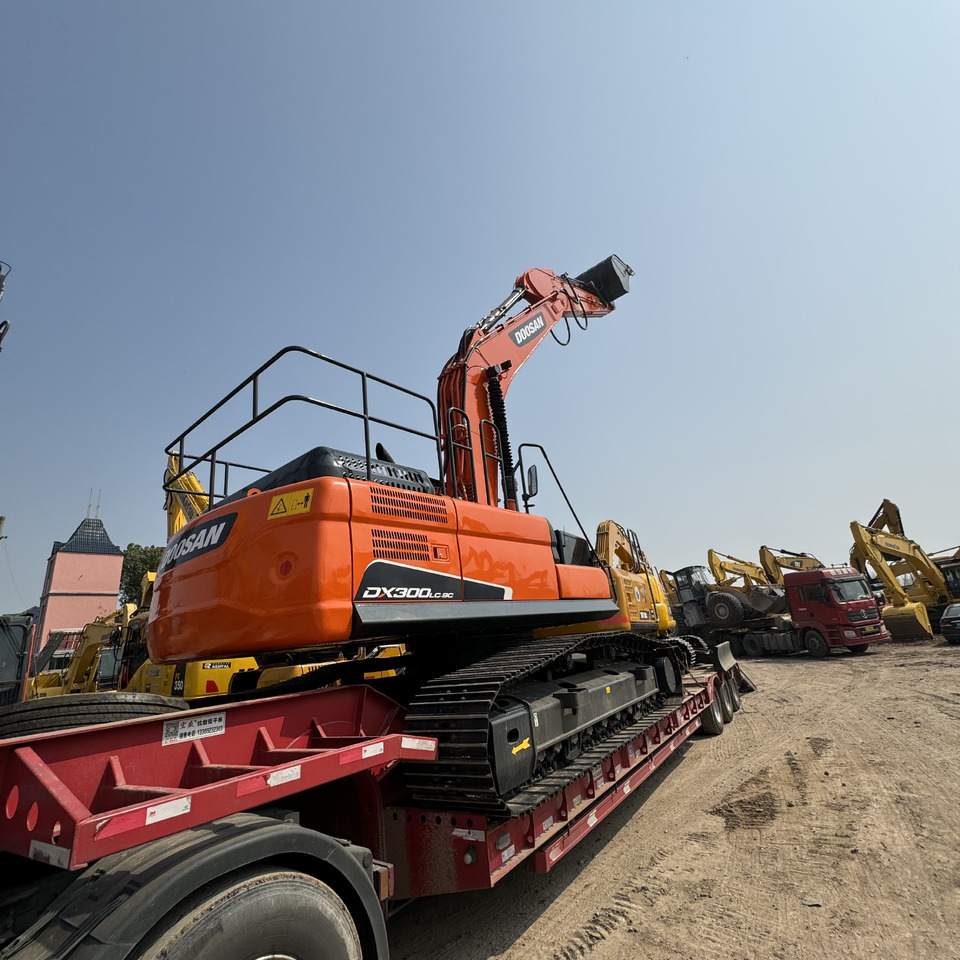 DOOSAN DX300 - Lintekskavaator: pilt 4 DOOSAN DX300 - Lintekskavaator: pilt 4