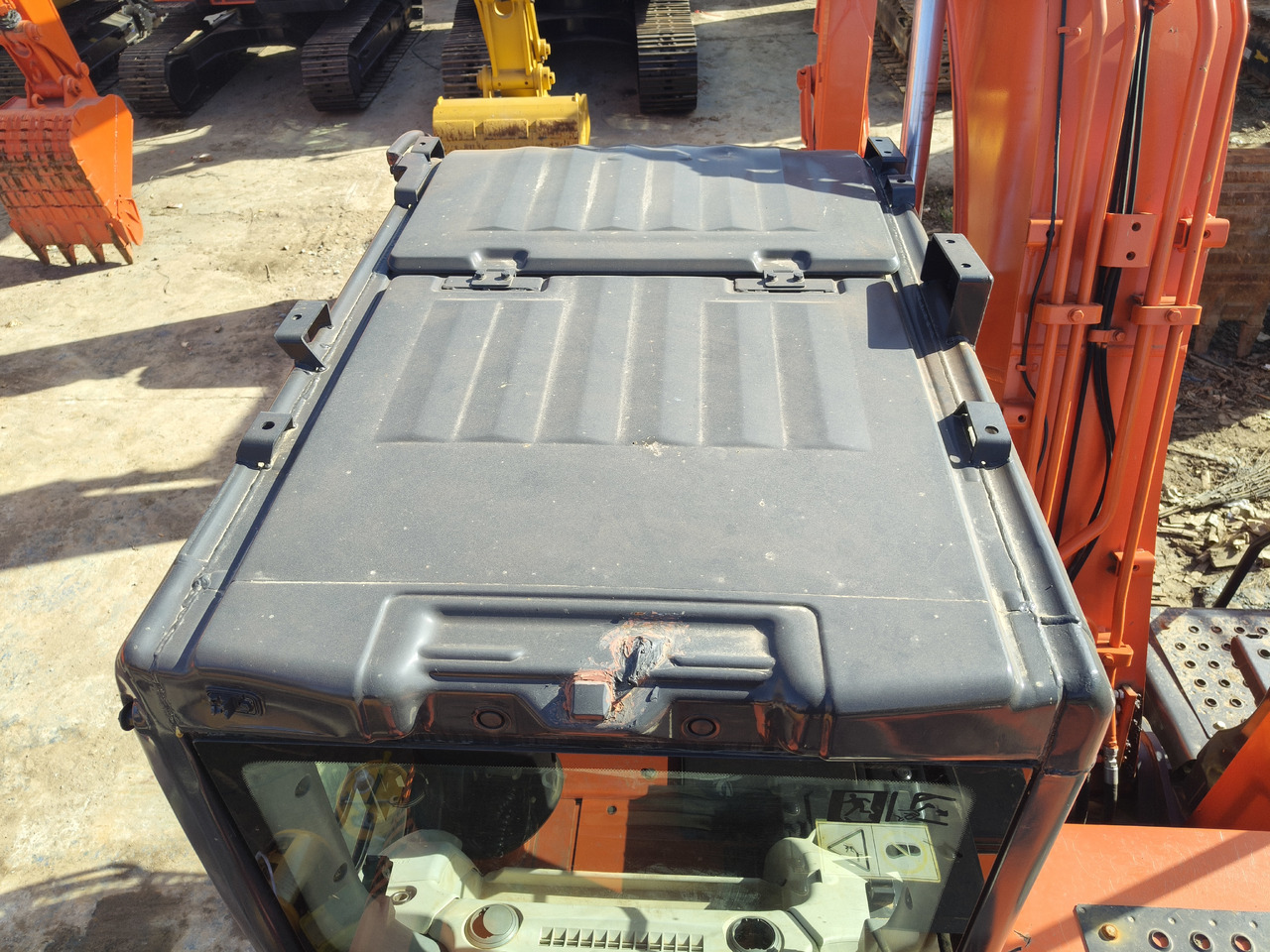 HITACHI ZX130H-5A - Lintekskavaator: pilt 5 HITACHI ZX130H-5A - Lintekskavaator: pilt 5