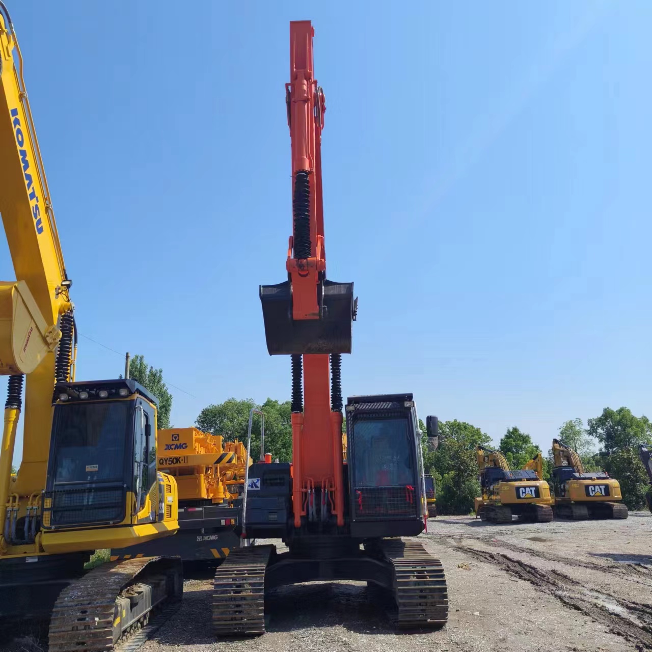 HITACHI ZX210 - Lintekskavaator: pilt 4 HITACHI ZX210 - Lintekskavaator: pilt 4