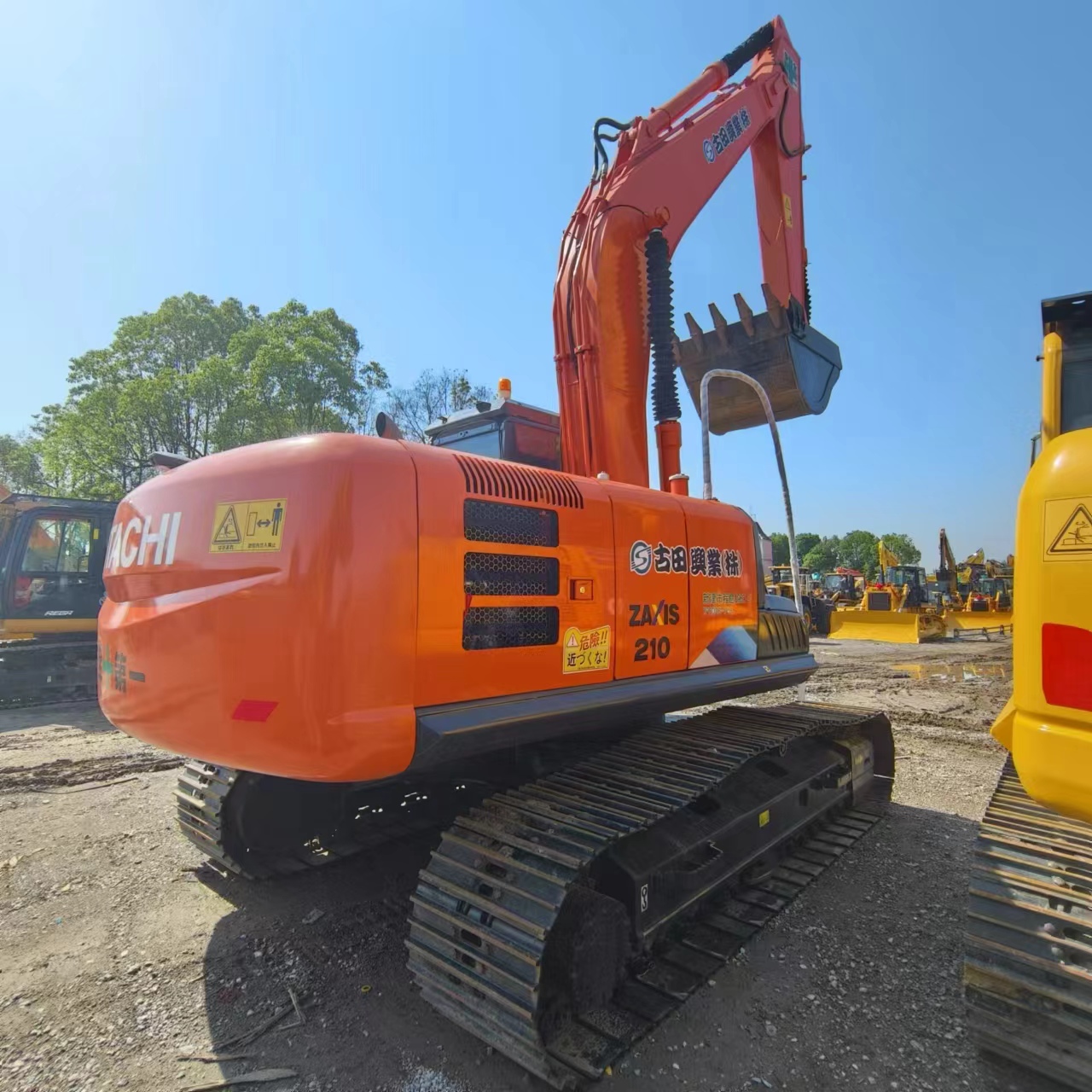 HITACHI ZX210 - Lintekskavaator: pilt 2 HITACHI ZX210 - Lintekskavaator: pilt 2