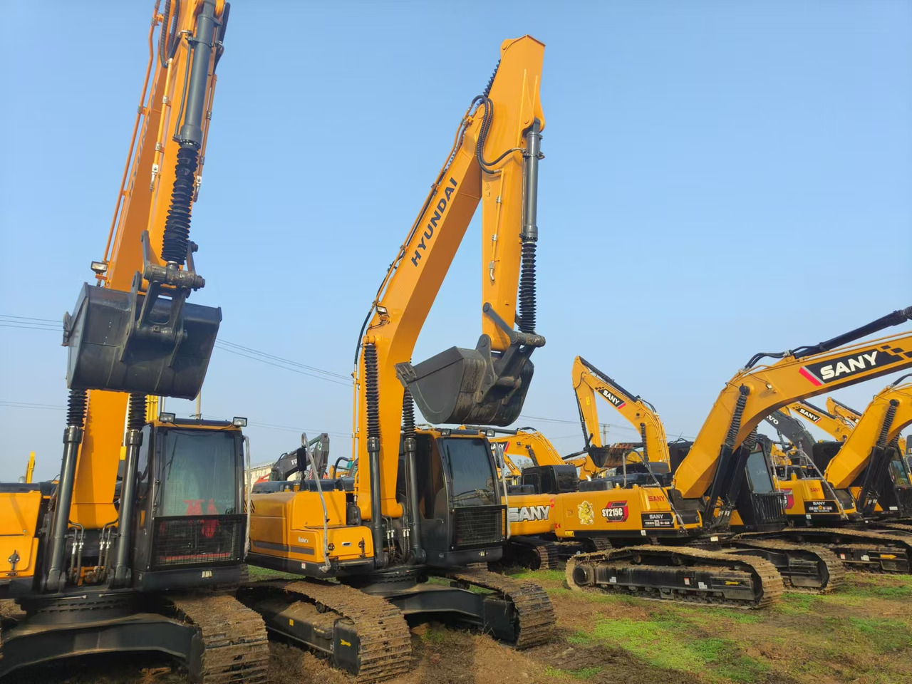 HYUNDAI ROBEX 220LC-9S - Lintekskavaator: pilt 2 HYUNDAI ROBEX 220LC-9S - Lintekskavaator: pilt 2
