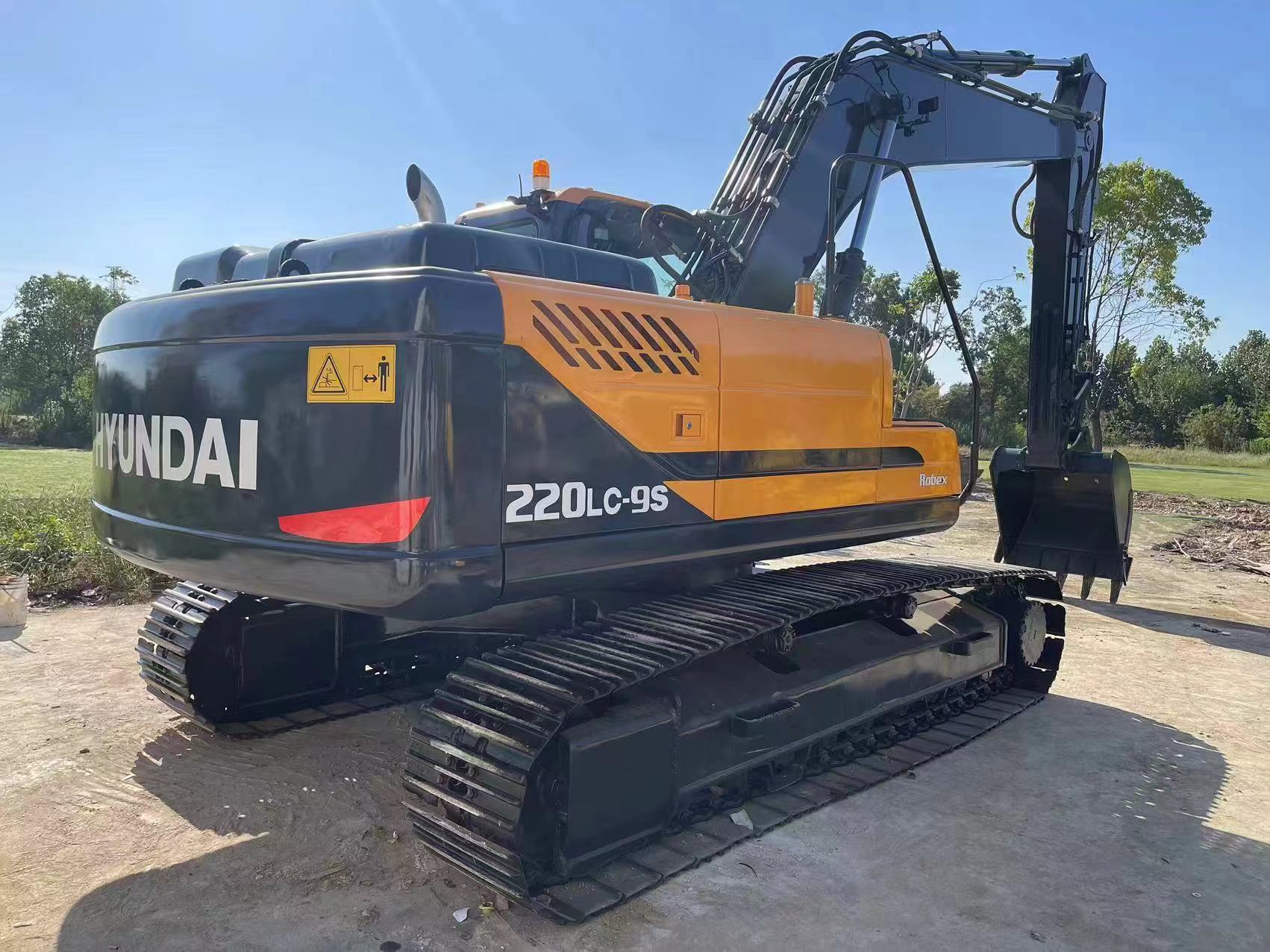 Hyundai 220 - Lintekskavaator: pilt 4 Hyundai 220 - Lintekskavaator: pilt 4