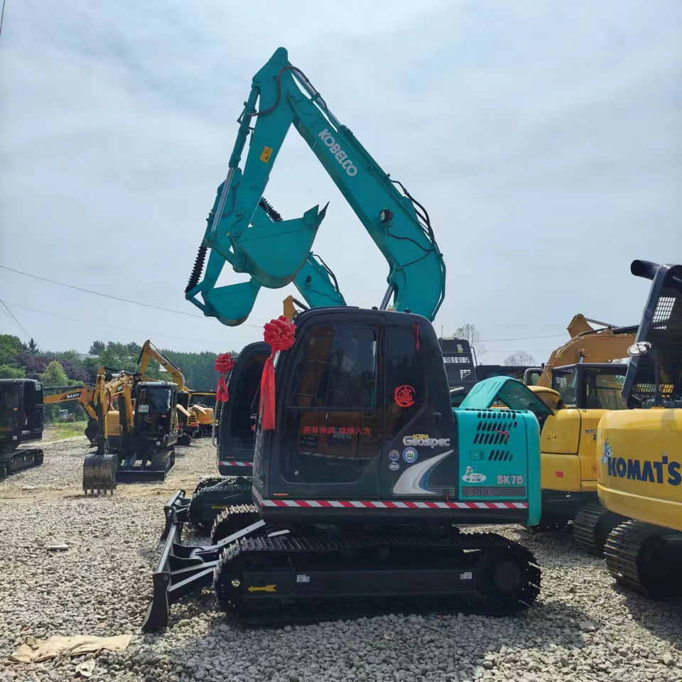 KOBELCO SK75-8 - Lintekskavaator: pilt 1 KOBELCO SK75-8 - Lintekskavaator: pilt 1