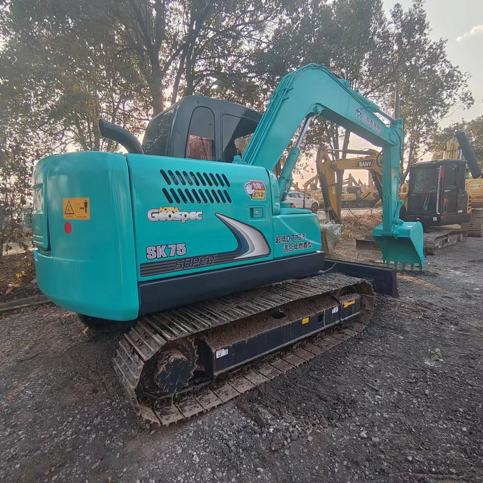 KOBELCO SK75 - Lintekskavaator: pilt 1 KOBELCO SK75 - Lintekskavaator: pilt 1