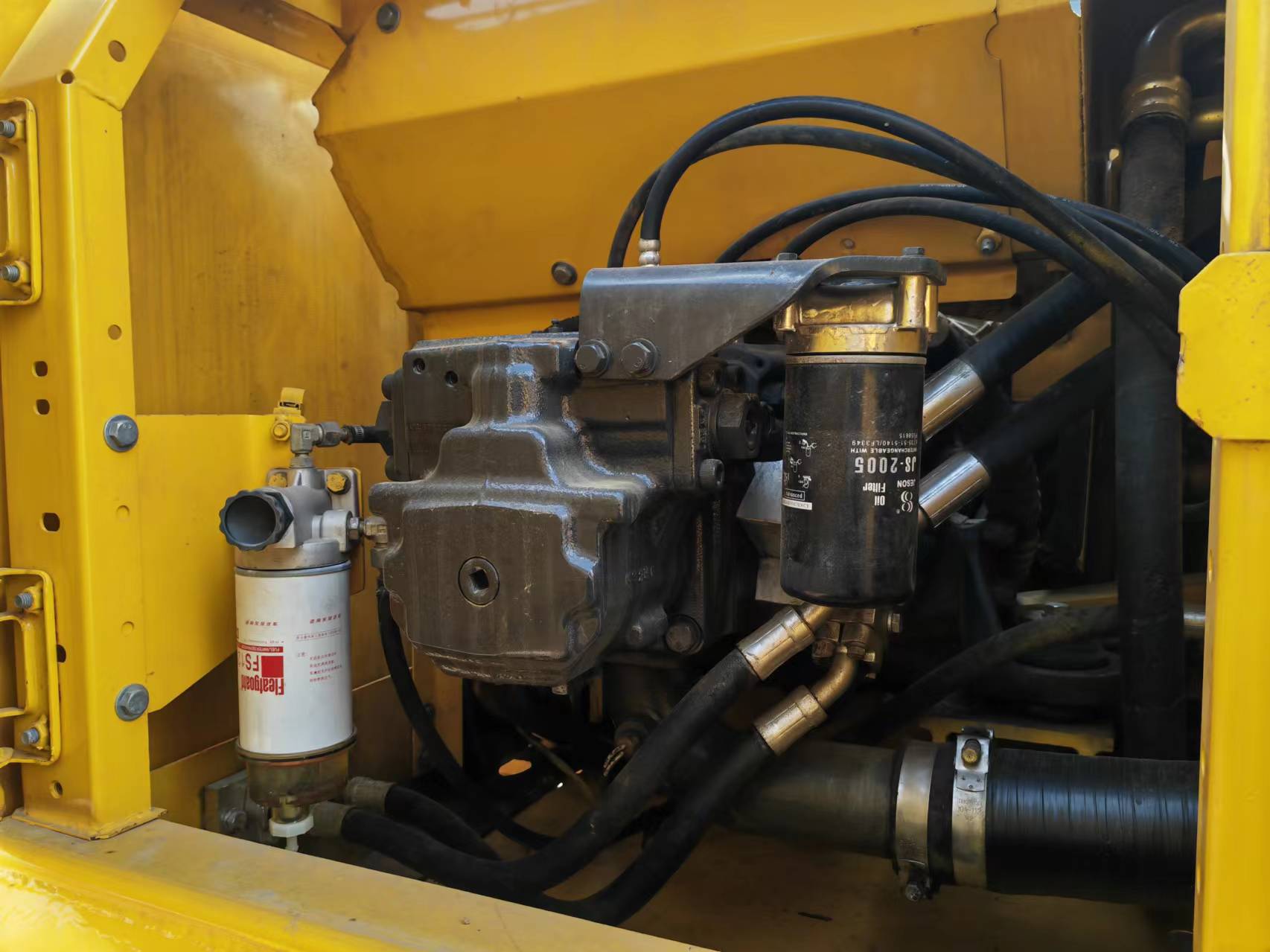 Lintekskavaator KOMATSU PC200: pilt 17 Lintekskavaator KOMATSU PC200: pilt 17