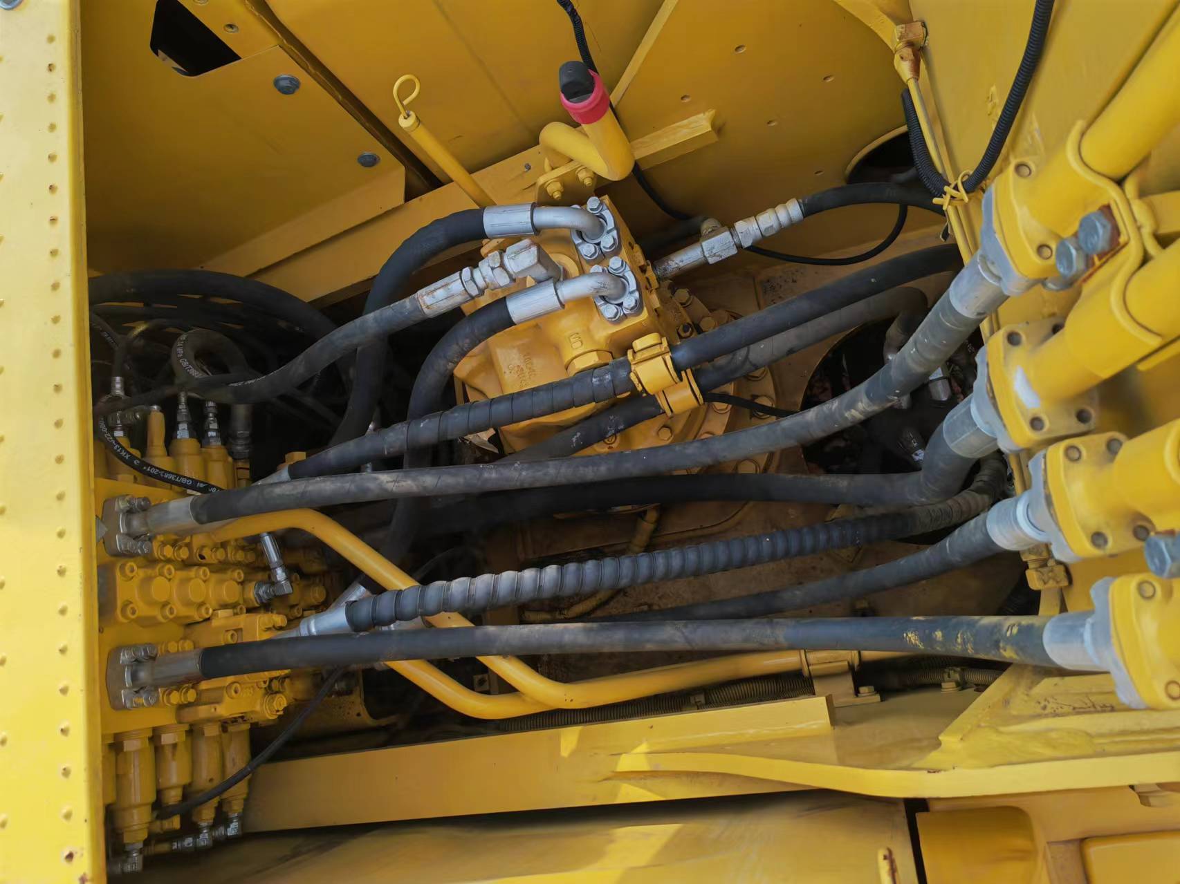 Lintekskavaator KOMATSU PC200: pilt 15 Lintekskavaator KOMATSU PC200: pilt 15