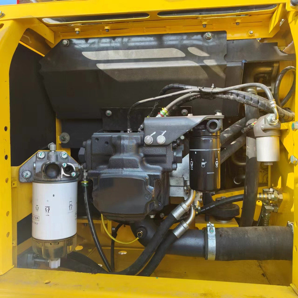 KOMATSU PC200 - Lintekskavaator: pilt 5 KOMATSU PC200 - Lintekskavaator: pilt 5