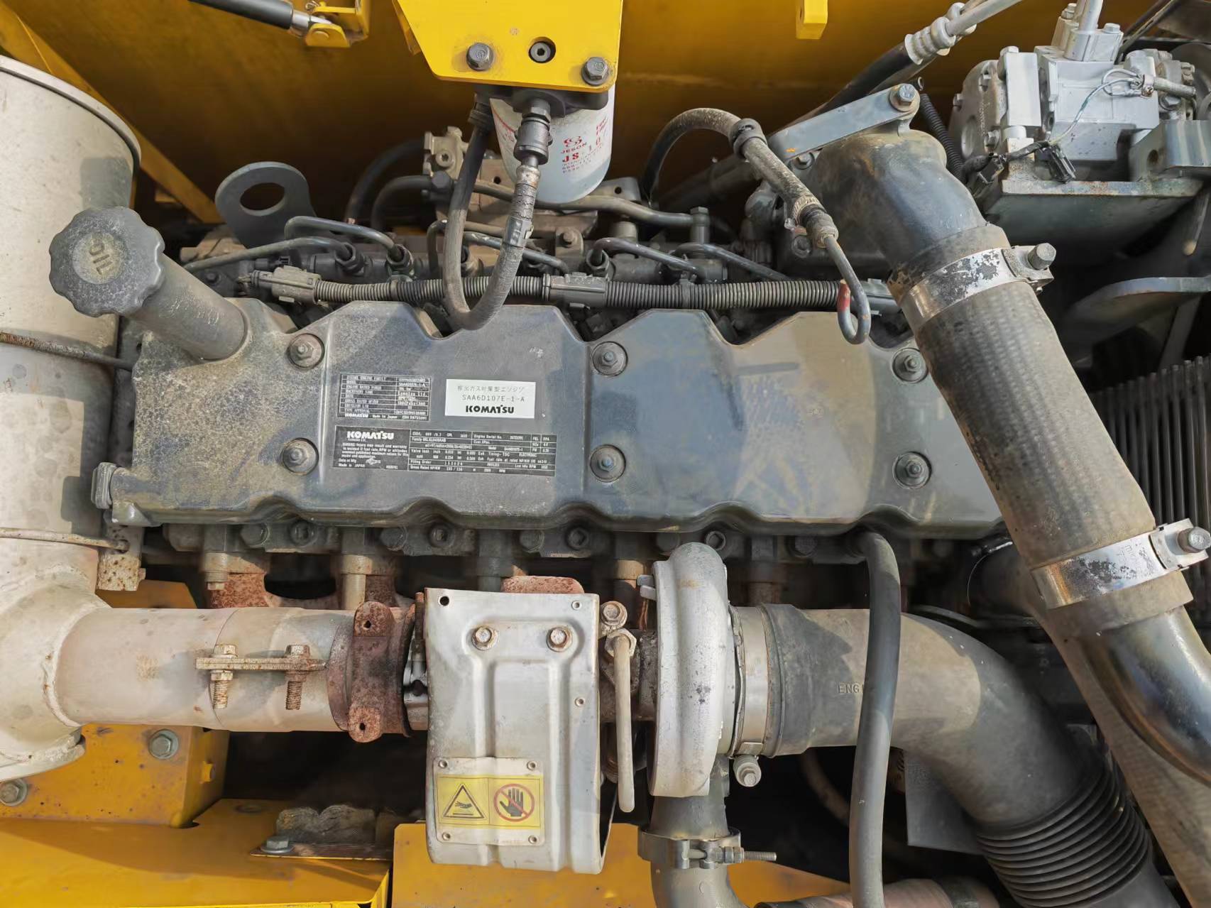 Lintekskavaator KOMATSU PC200: pilt 9 Lintekskavaator KOMATSU PC200: pilt 9