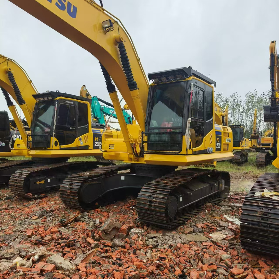 KOMATSU PC200 - Lintekskavaator: pilt 2 KOMATSU PC200 - Lintekskavaator: pilt 2