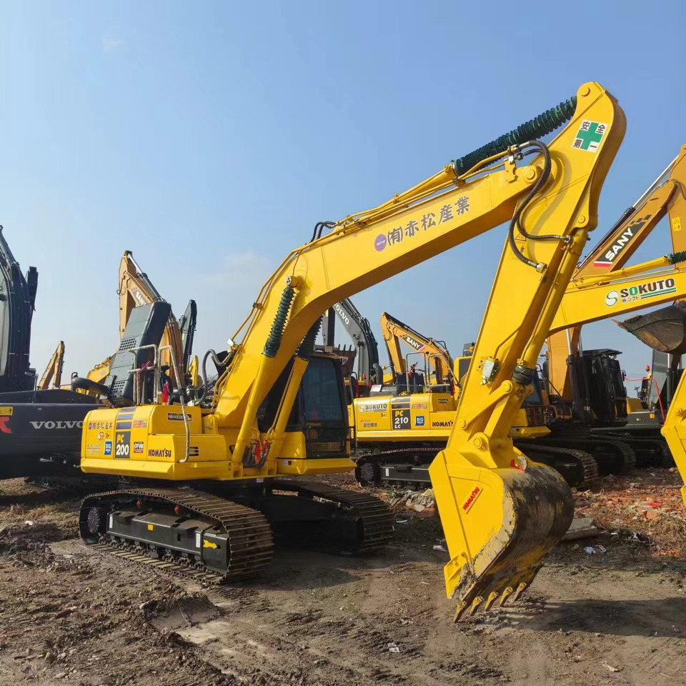 KOMATSU PC200 - Lintekskavaator: pilt 2 KOMATSU PC200 - Lintekskavaator: pilt 2