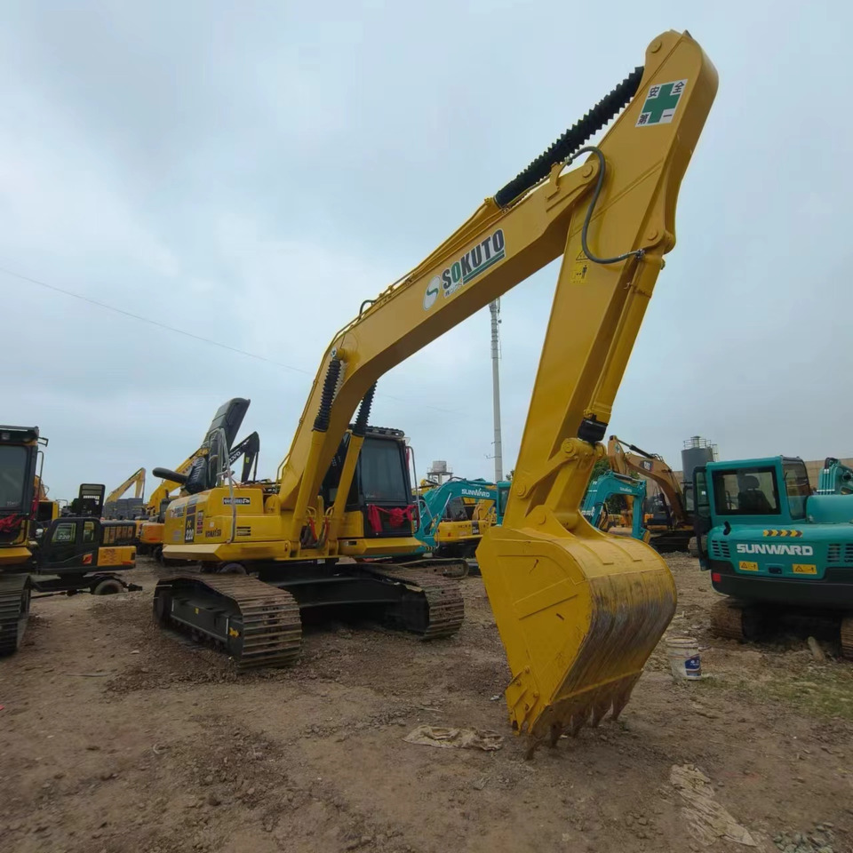 KOMATSU PC220-8 - Lintekskavaator: pilt 2 KOMATSU PC220-8 - Lintekskavaator: pilt 2