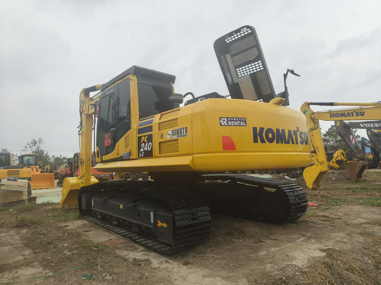 KOMATSU PC240LC-8 - Lintekskavaator: pilt 4 KOMATSU PC240LC-8 - Lintekskavaator: pilt 4