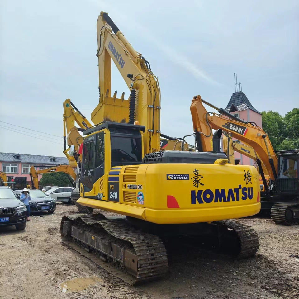 KOMATSU PC240LC-8 - Lintekskavaator: pilt 5 KOMATSU PC240LC-8 - Lintekskavaator: pilt 5