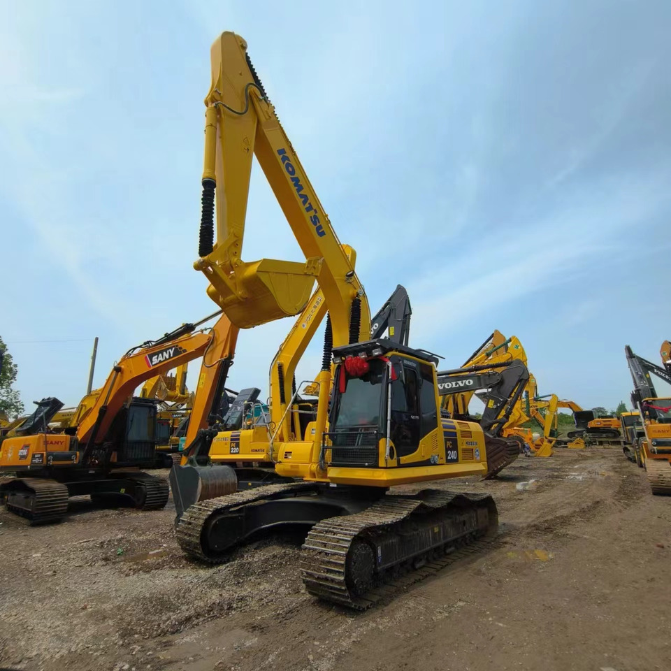 KOMATSU PC240LC-8 - Lintekskavaator: pilt 4 KOMATSU PC240LC-8 - Lintekskavaator: pilt 4