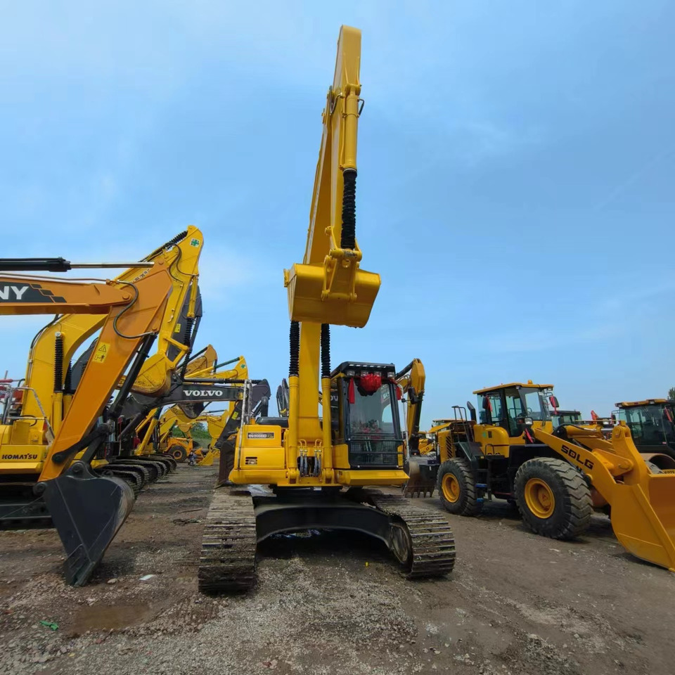 KOMATSU PC240LC-8 - Lintekskavaator: pilt 2 KOMATSU PC240LC-8 - Lintekskavaator: pilt 2