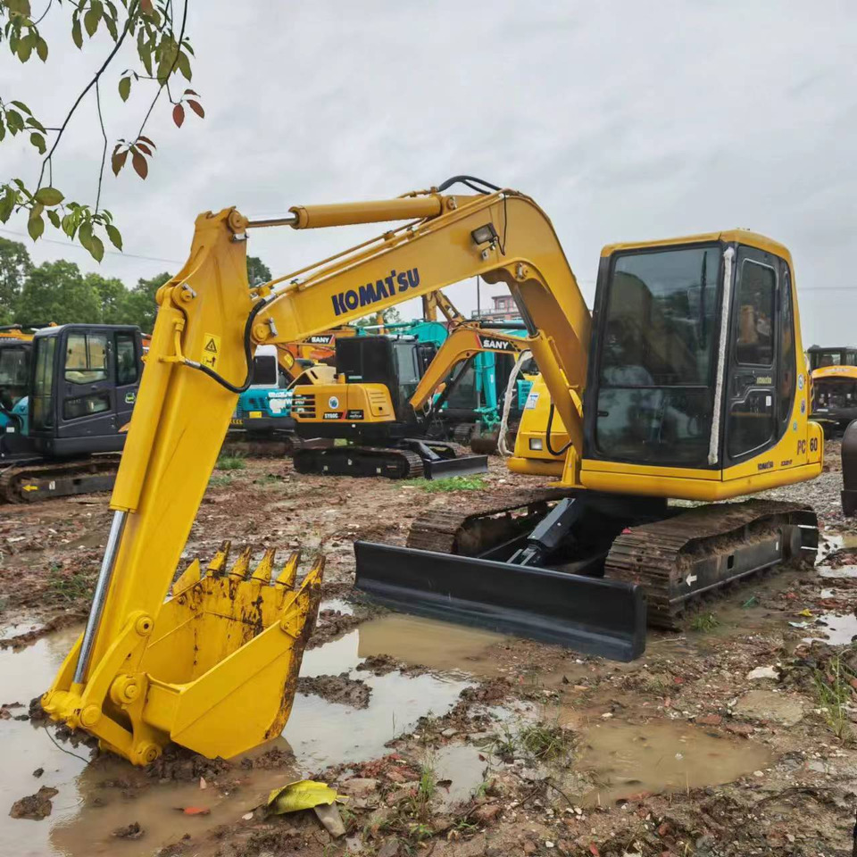 KOMATSU PC60-7 - Lintekskavaator: pilt 2 KOMATSU PC60-7 - Lintekskavaator: pilt 2