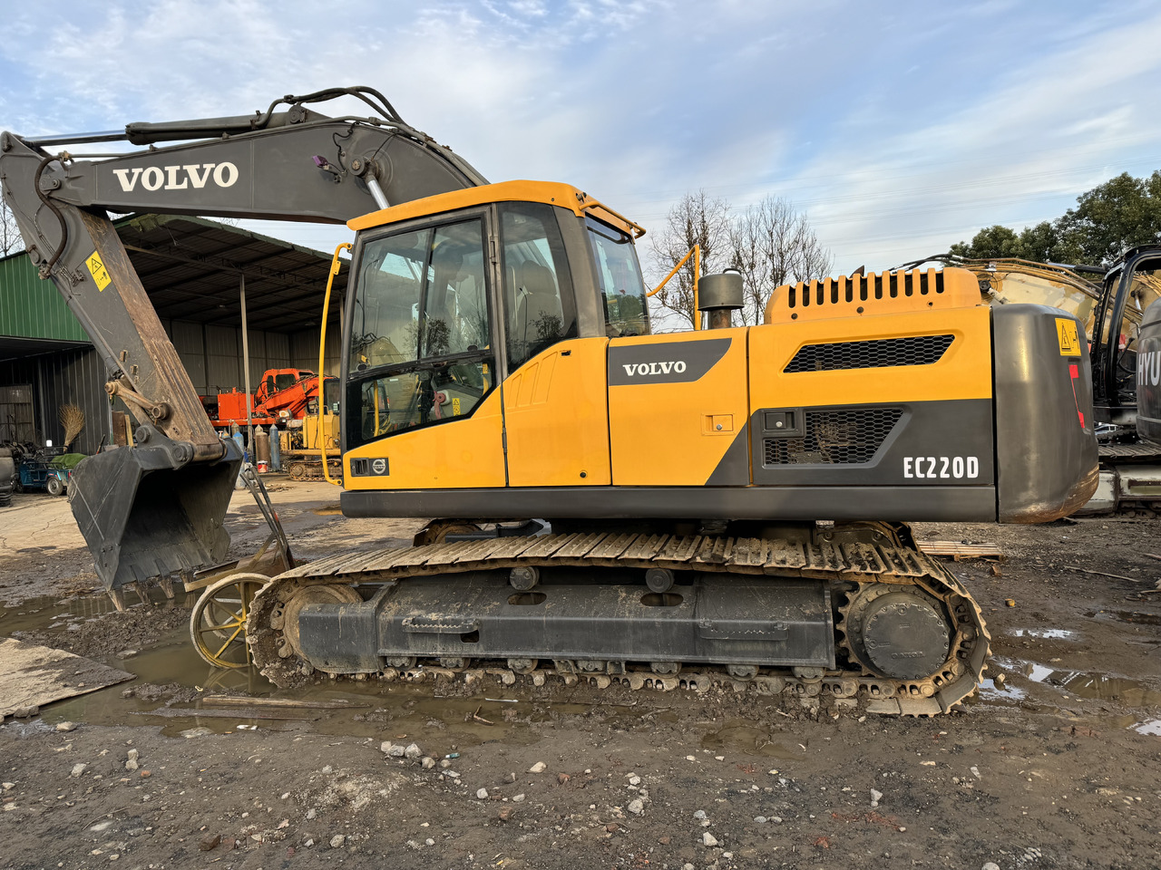 VOLVO EC220D - Lintekskavaator: pilt 2 VOLVO EC220D - Lintekskavaator: pilt 2