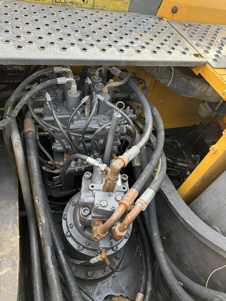 VOLVO EC220D - Lintekskavaator: pilt 4 VOLVO EC220D - Lintekskavaator: pilt 4