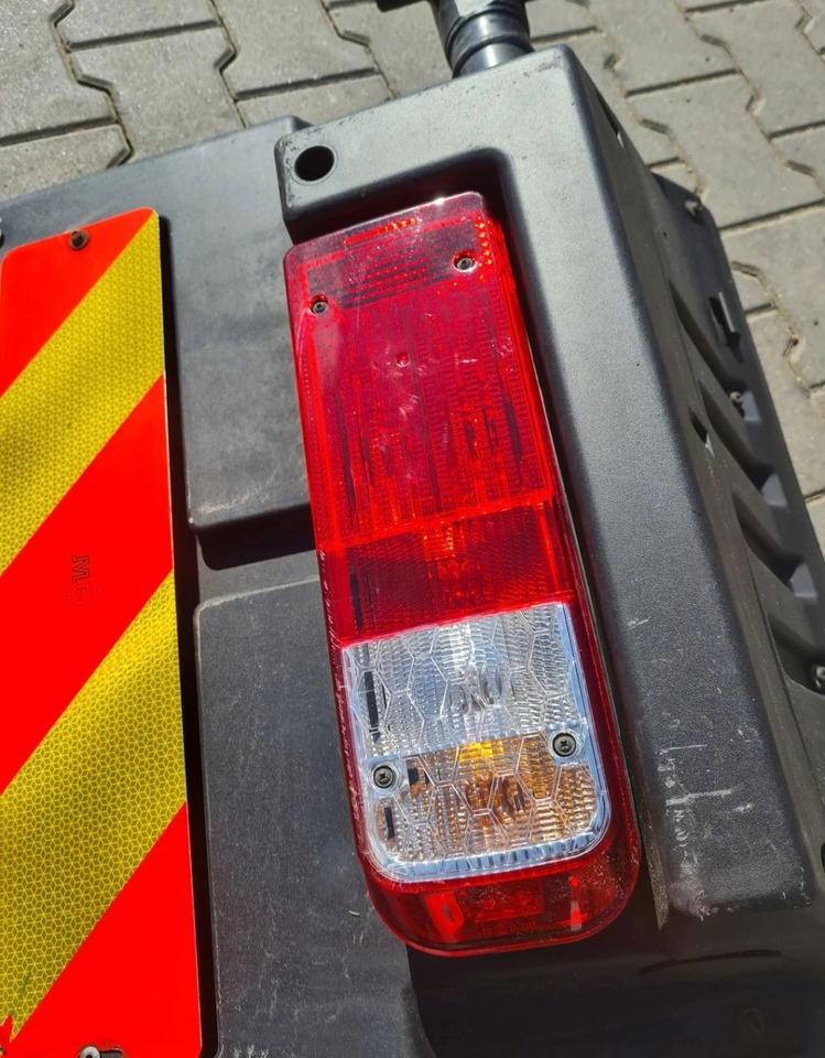 BŁOTNIK KOMPLETNY PRAWY TYŁ LAMPA CHLAPACZ MOCOWANIE FORD F-MAX CARGO - Poritiib: pilt 5 BŁOTNIK KOMPLETNY PRAWY TYŁ LAMPA CHLAPACZ MOCOWANIE FORD F-MAX CARGO - Poritiib: pilt 5
