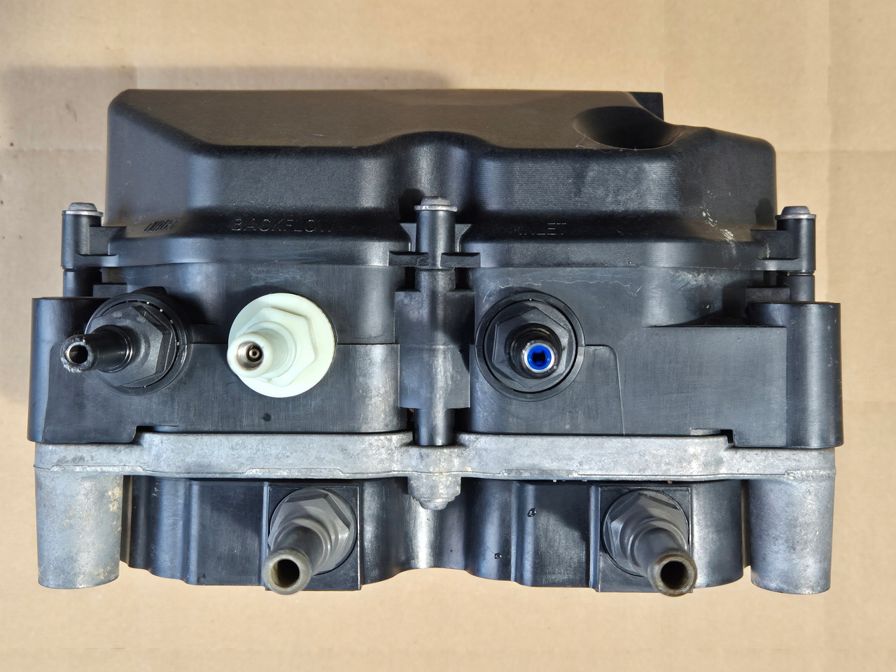 BOSCH POMPA ADBLUE MODUŁ VOLVO FH5 FM5 RENAULT GAMA RANGE T EVO 23477447 44406202 - Kütusesüsteem - Veoauto: pilt 3 BOSCH POMPA ADBLUE MODUŁ VOLVO FH5 FM5 RENAULT GAMA RANGE T EVO 23477447 44406202 - Kütusesüsteem - Veoauto: pilt 3