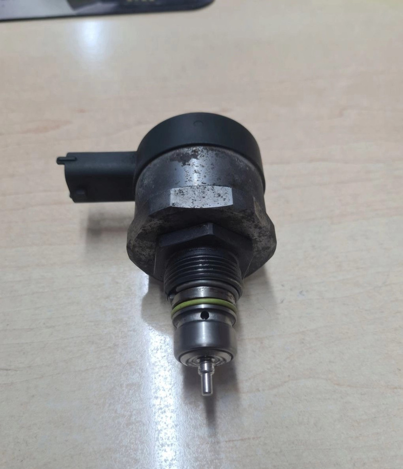 BOSCH- REGULATOR CIŚNIENIA LISTWY PALIWA FORD F-MAX 500 Gc46 9H321 BA 0281006475 - Klapp: pilt 3 BOSCH- REGULATOR CIŚNIENIA LISTWY PALIWA FORD F-MAX 500 Gc46 9H321 BA 0281006475 - Klapp: pilt 3