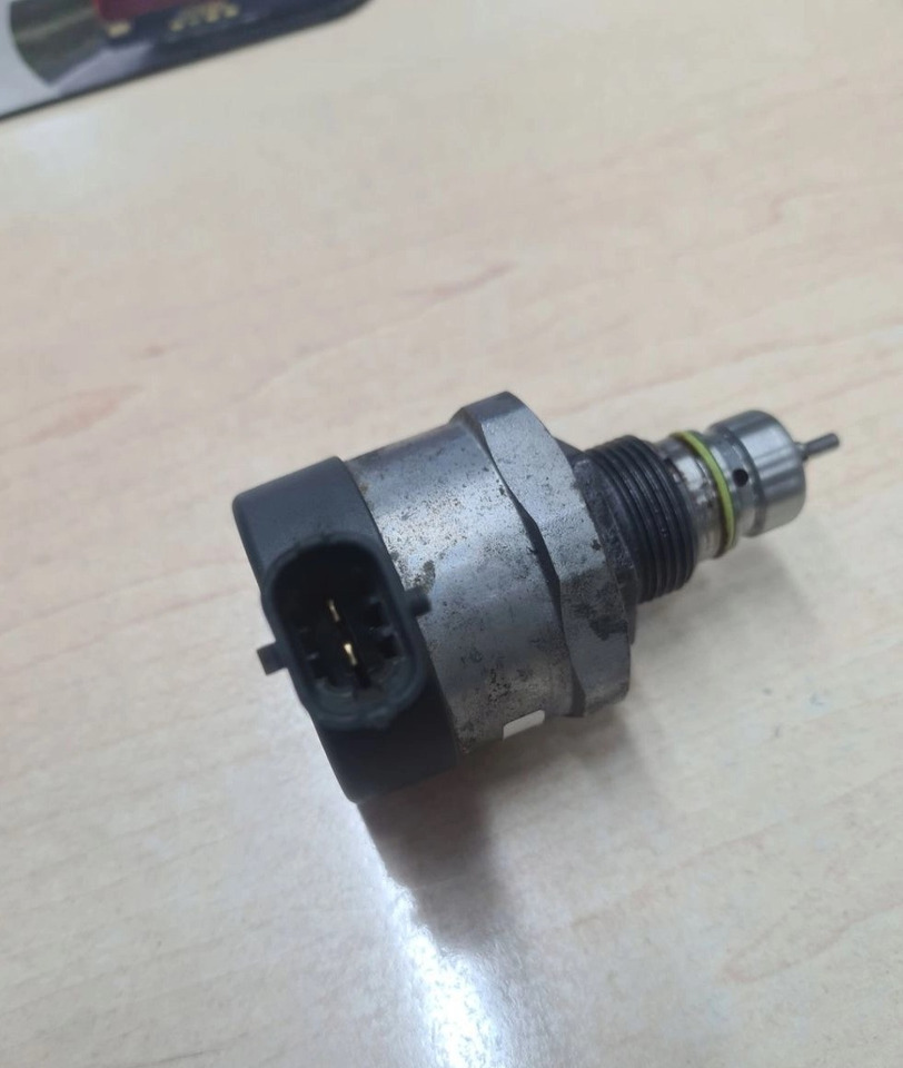 BOSCH- REGULATOR CIŚNIENIA LISTWY PALIWA FORD F-MAX 500 Gc46 9H321 BA 0281006475 - Klapp: pilt 5 BOSCH- REGULATOR CIŚNIENIA LISTWY PALIWA FORD F-MAX 500 Gc46 9H321 BA 0281006475 - Klapp: pilt 5