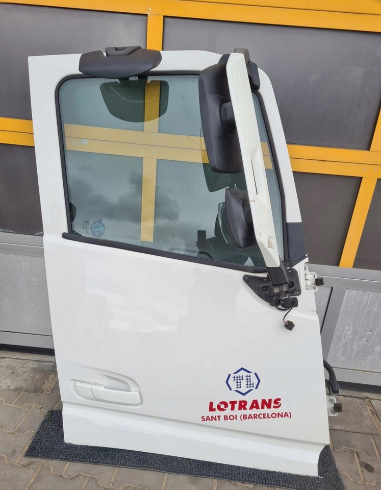 DRZWI KOMPLETNE PRAWE VOLVO FH 4 1103 - Uks ja varuosad: pilt 2 DRZWI KOMPLETNE PRAWE VOLVO FH 4 1103 - Uks ja varuosad: pilt 2