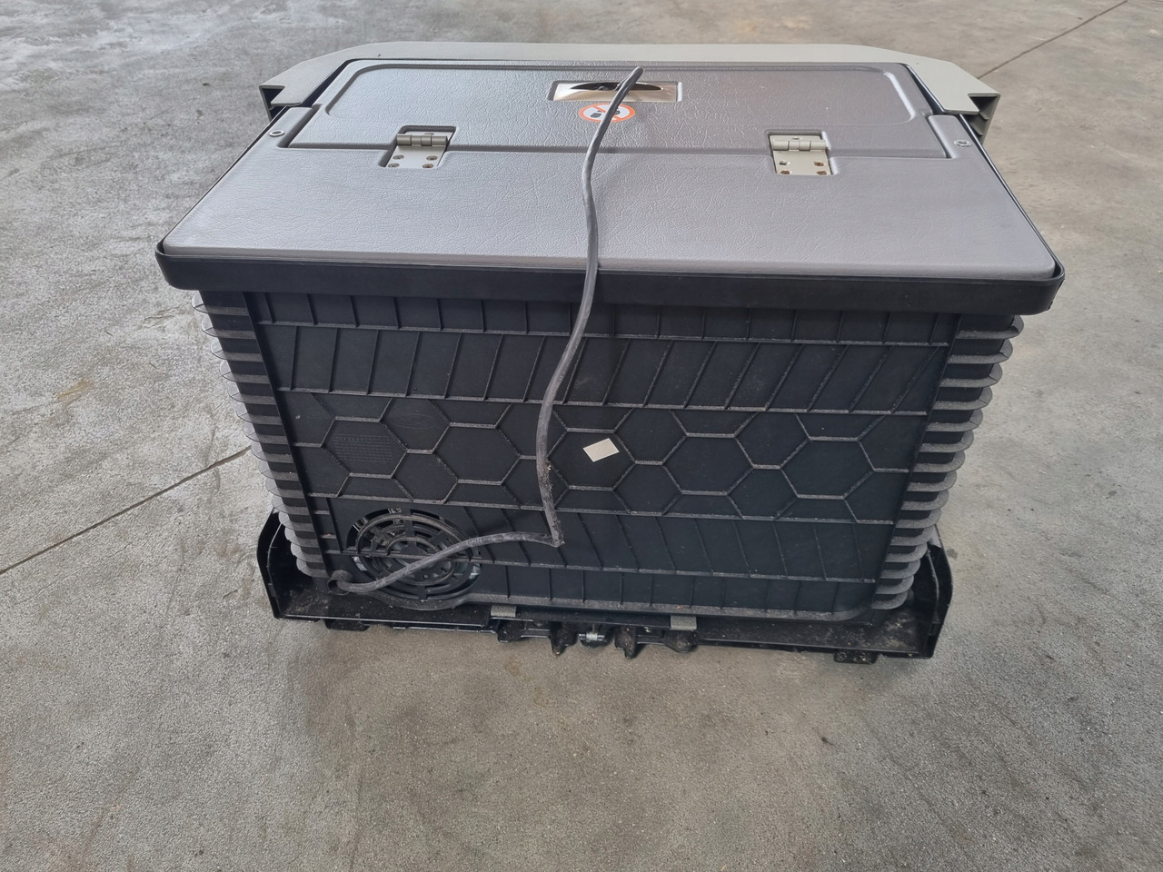 FORD LODÓWKA CHŁODZIARKA ORYGINAŁ FORD F-MAX CARGO EURO 6 - Kabiin ja interjöör - Veoauto: pilt 5 FORD LODÓWKA CHŁODZIARKA ORYGINAŁ FORD F-MAX CARGO EURO 6 - Kabiin ja interjöör - Veoauto: pilt 5