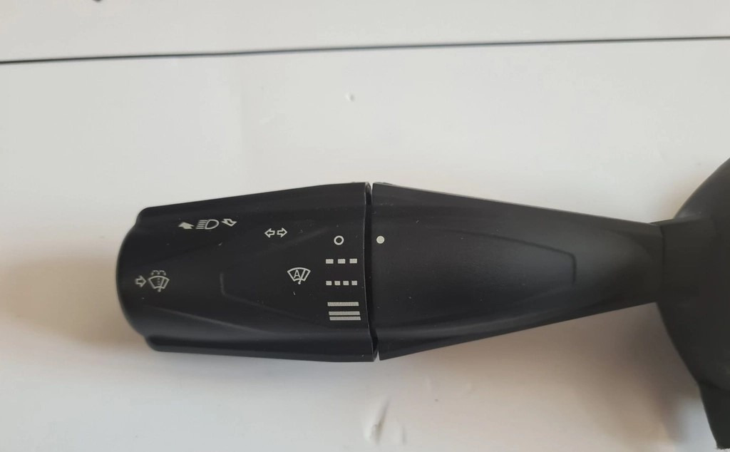 FORD PRZEŁĄCZNIK LEWY KIERUNKOWSKAZÓW WYCIERACZEK FORD F-MAX 500 TRUCKS EURO 6 - Roolisamba lüliti - Veoauto: pilt 2 FORD PRZEŁĄCZNIK LEWY KIERUNKOWSKAZÓW WYCIERACZEK FORD F-MAX 500 TRUCKS EURO 6 - Roolisamba lüliti - Veoauto: pilt 2