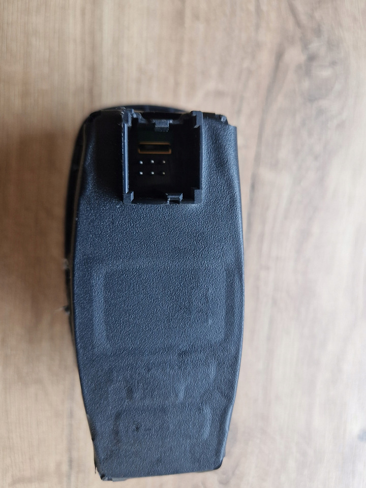 FORD PRZEŁĄCZNIK STEROWNIK PANEL ŚWIATEŁ FORD F-MAX CARGO - Kabiin ja interjöör - Veoauto: pilt 2 FORD PRZEŁĄCZNIK STEROWNIK PANEL ŚWIATEŁ FORD F-MAX CARGO - Kabiin ja interjöör - Veoauto: pilt 2