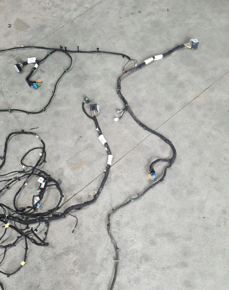 FORD WIĄZKA INSTALACJA KABINY KONSOLI DESKI ROZDZIELCZEJ FORD F-MAX 500 TRUCKS - Kaablid/ Juhtmestik - Veoauto: pilt 4 FORD WIĄZKA INSTALACJA KABINY KONSOLI DESKI ROZDZIELCZEJ FORD F-MAX 500 TRUCKS - Kaablid/ Juhtmestik - Veoauto: pilt 4