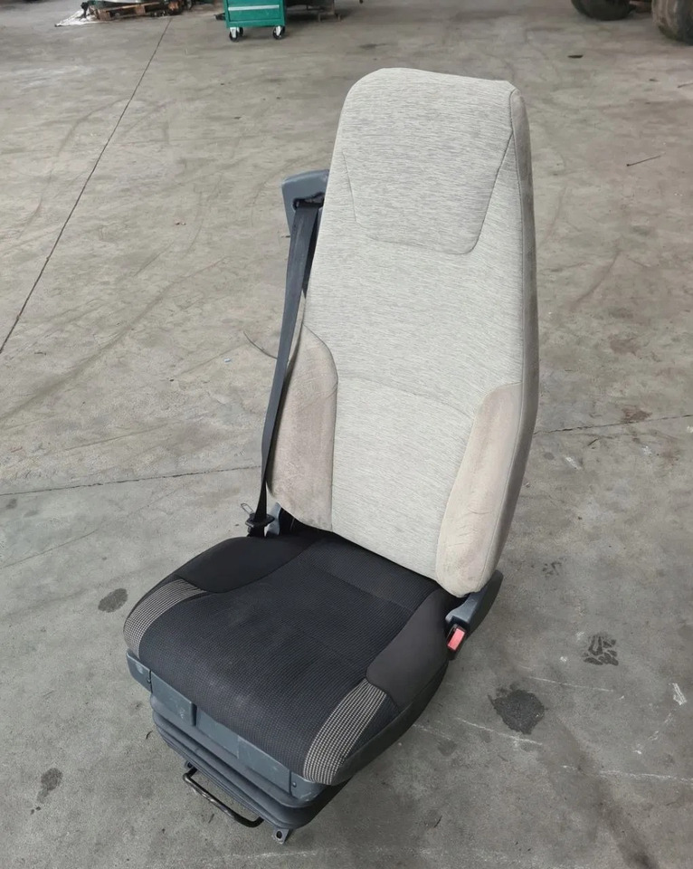 FOTEL PNEUMATYCZNY PRAWY PASAŻERA RENAULT PREMIUM MIDLUM DXI - Iste: pilt 1 FOTEL PNEUMATYCZNY PRAWY PASAŻERA RENAULT PREMIUM MIDLUM DXI - Iste: pilt 1