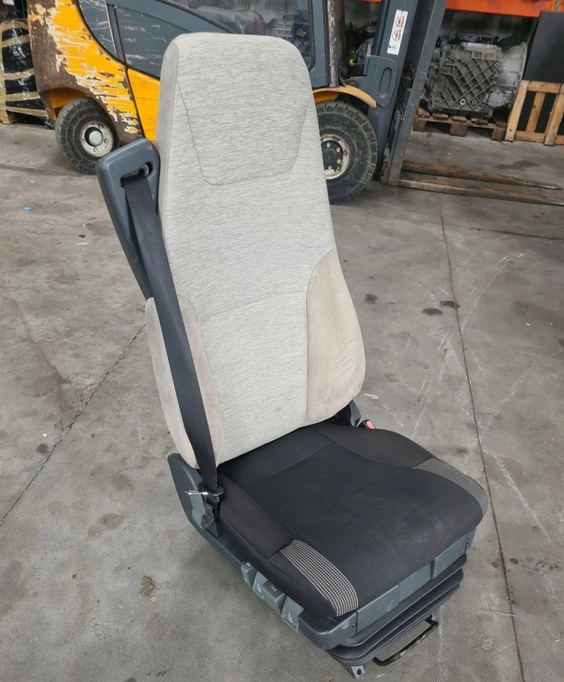FOTEL PNEUMATYCZNY PRAWY PASAŻERA RENAULT PREMIUM MIDLUM DXI - Iste: pilt 3 FOTEL PNEUMATYCZNY PRAWY PASAŻERA RENAULT PREMIUM MIDLUM DXI - Iste: pilt 3