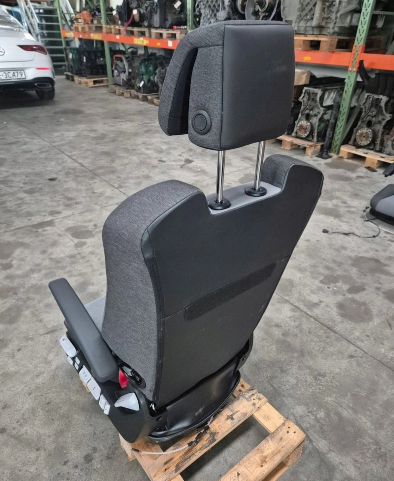 FOTEL PNEUMATYCZY SIEDZENIE KIEROWCY RENAULT RANGE GAMA T C K EVO LIFT - Iste: pilt 5 FOTEL PNEUMATYCZY SIEDZENIE KIEROWCY RENAULT RANGE GAMA T C K EVO LIFT - Iste: pilt 5