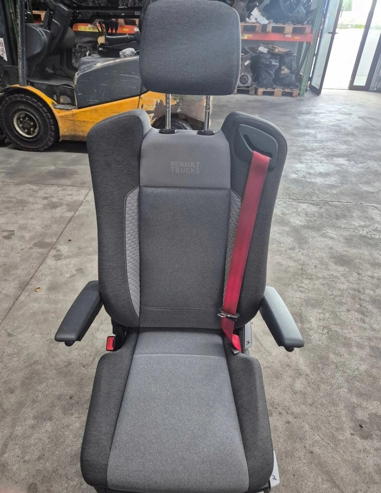 FOTEL PNEUMATYCZY SIEDZENIE KIEROWCY RENAULT RANGE GAMA T C K EVO LIFT - Iste: pilt 2 FOTEL PNEUMATYCZY SIEDZENIE KIEROWCY RENAULT RANGE GAMA T C K EVO LIFT - Iste: pilt 2