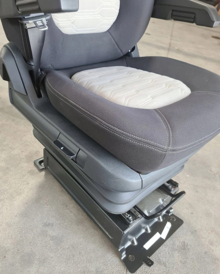 FOTEL PRAWY SIEDZENIE PASAŻERA FORD F-MAX CARGO EURO 6 - Iste: pilt 5 FOTEL PRAWY SIEDZENIE PASAŻERA FORD F-MAX CARGO EURO 6 - Iste: pilt 5