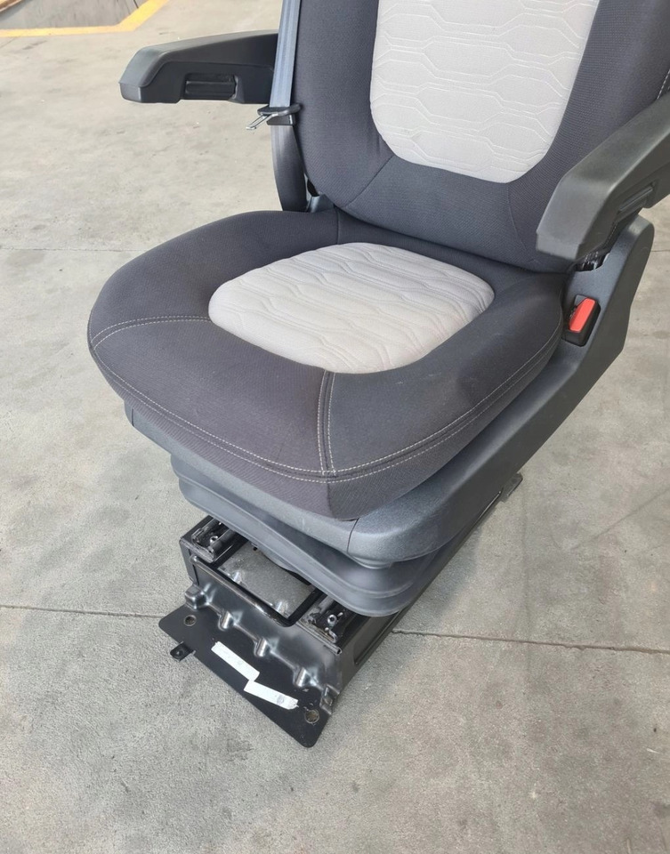 FOTEL PRAWY SIEDZENIE PASAŻERA FORD F-MAX CARGO EURO 6 - Iste: pilt 3 FOTEL PRAWY SIEDZENIE PASAŻERA FORD F-MAX CARGO EURO 6 - Iste: pilt 3