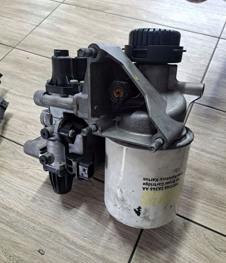 Ford OSUSZACZA ZAWÓR POWIETRZA WIELOZAWÓR F-MAX 500 CARGO EURO 6. JC46 Wabco - Piduriosad - Veoauto: pilt 2 Ford OSUSZACZA ZAWÓR POWIETRZA WIELOZAWÓR F-MAX 500 CARGO EURO 6. JC46 Wabco - Piduriosad - Veoauto: pilt 2